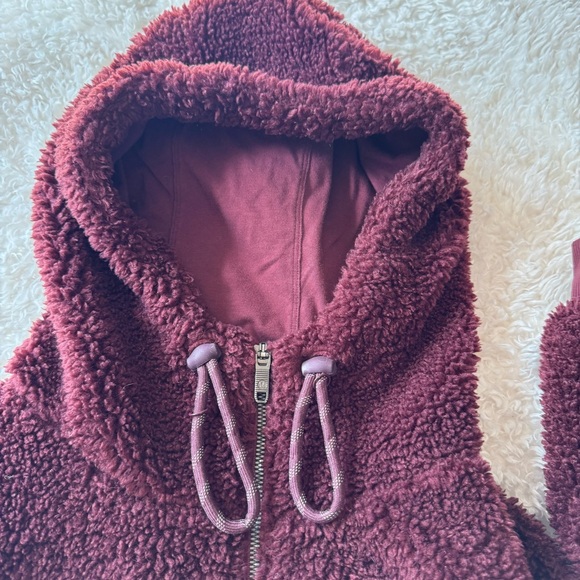 Lululemon Textured Fleece 1/2 Half Zip Hoodie Pullover Red Merlot W3FLRS Size 10 - Picture 9 of 15